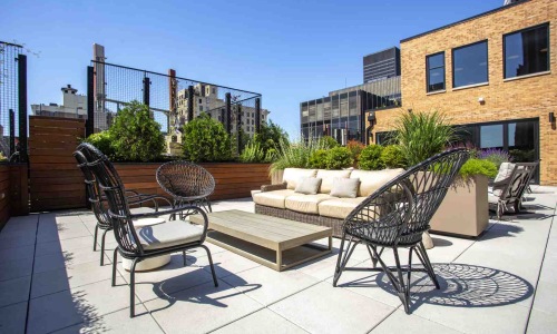 Wicker Park street scene - studio apartments in wicker park chicago il