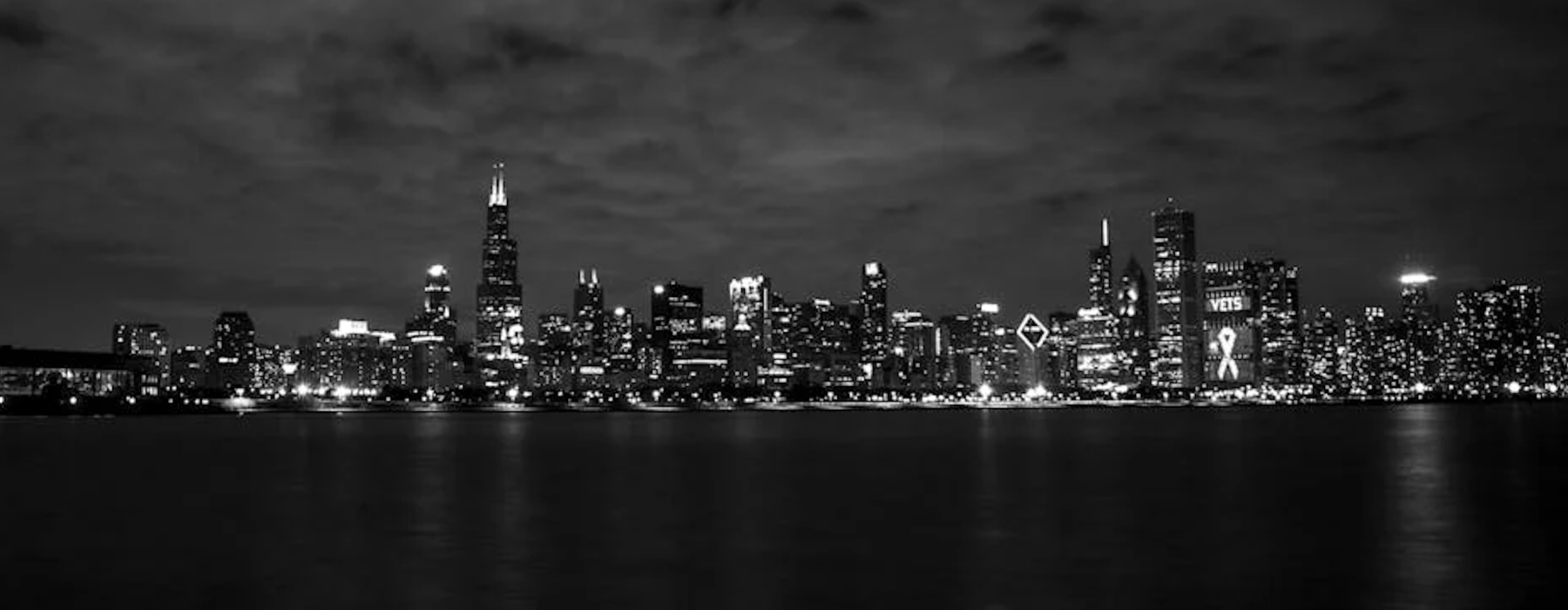chicago downtown skyline - downtown chicago loop apartments