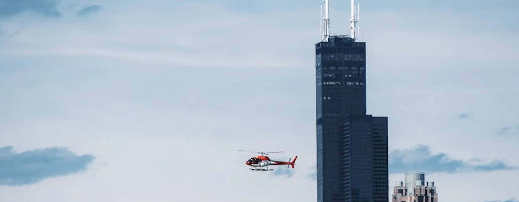 Chicago skyline with Willis Tower studio apartments - studio apartments near Willis Tower