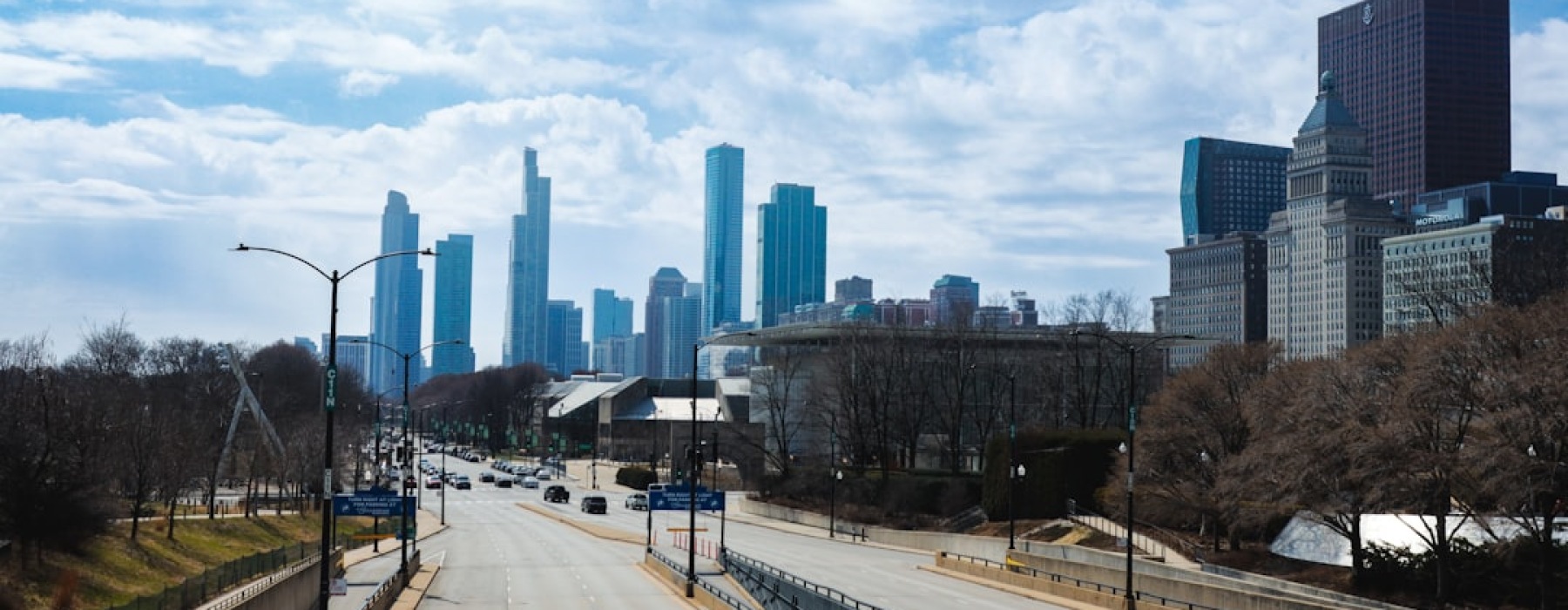 apartments for rent south loop Chicago skyline