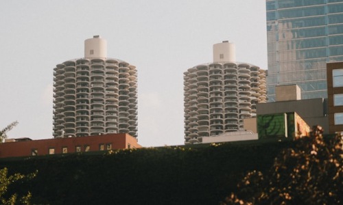 Modern Chicago apartment building at dusk - chicago new apartment buildings