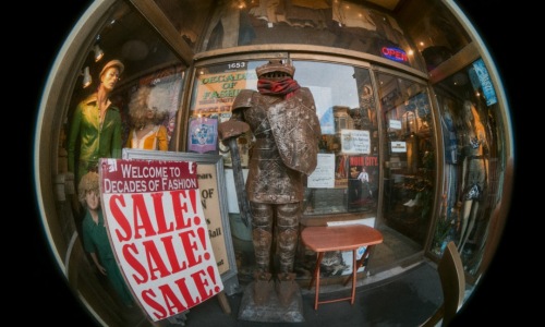 Image Alt Text: vintage clothing stores